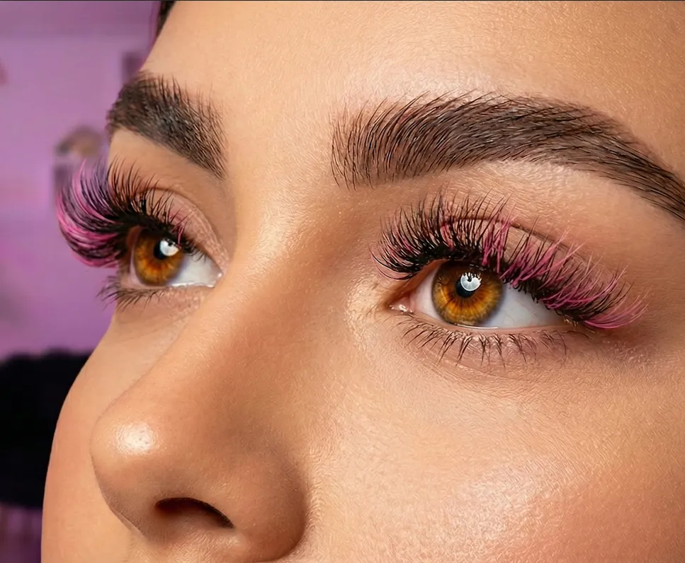 NFR Lash & Browns - Expertos en extensiones de pestañas y diseño de cejas